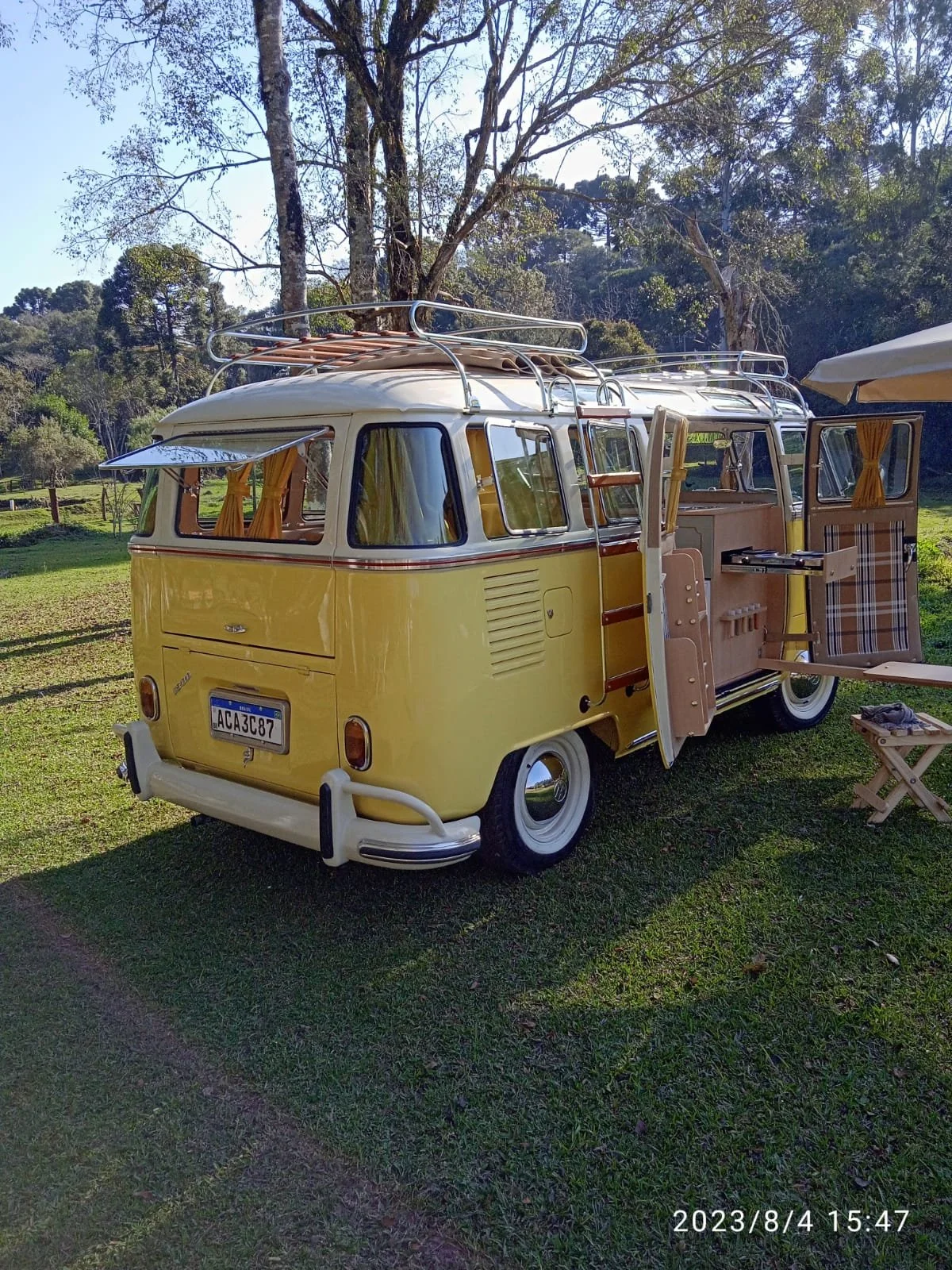 VW T1 splitwindow bus camper van 1974 — Brazilian Classic Cars